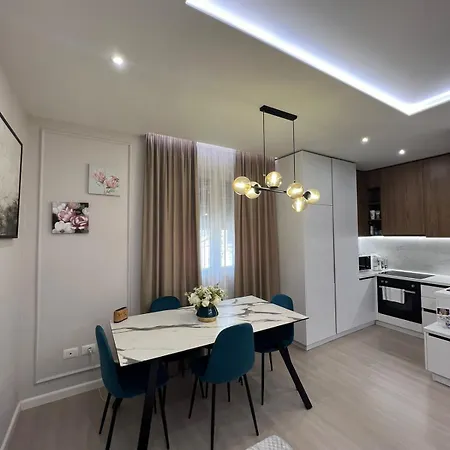 Glenis Vollga * Durrës