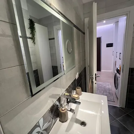 Glenis Vollga Apartment Durres